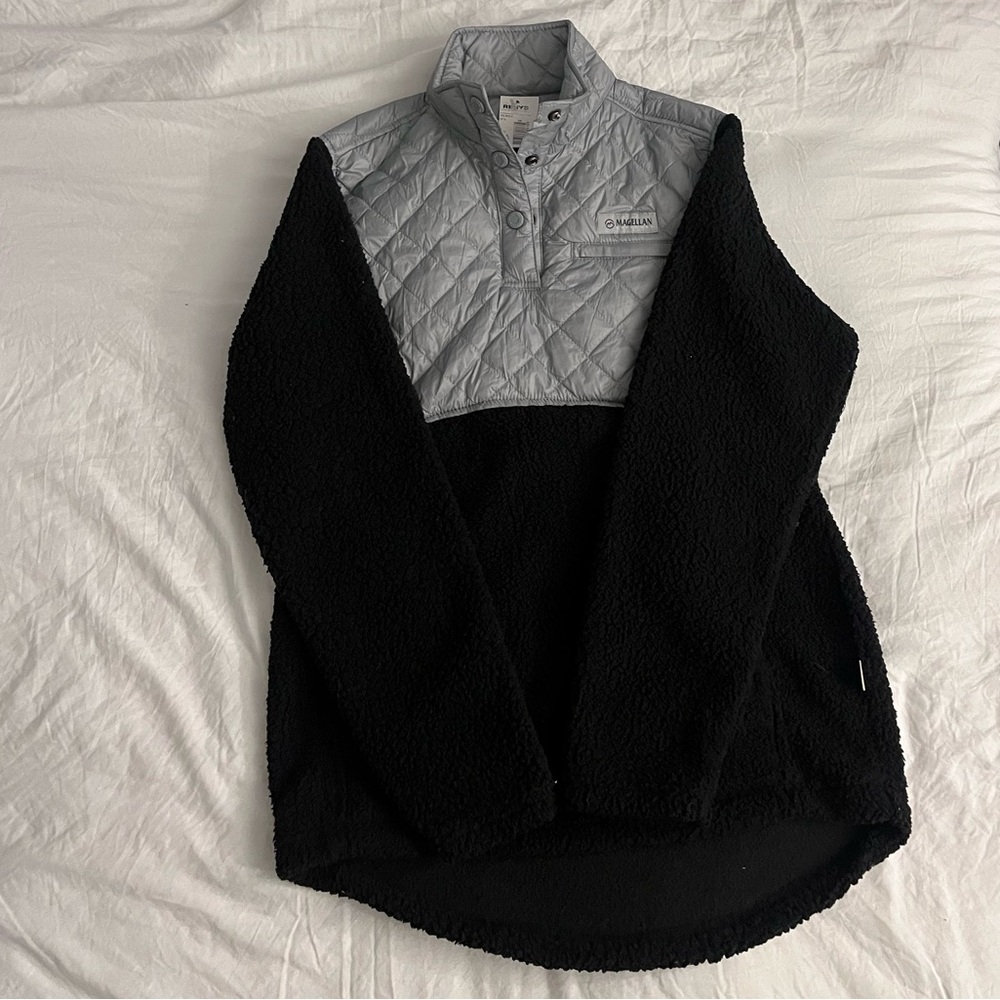 Magellan Outdoors Black and Gray Sherpa Sweater